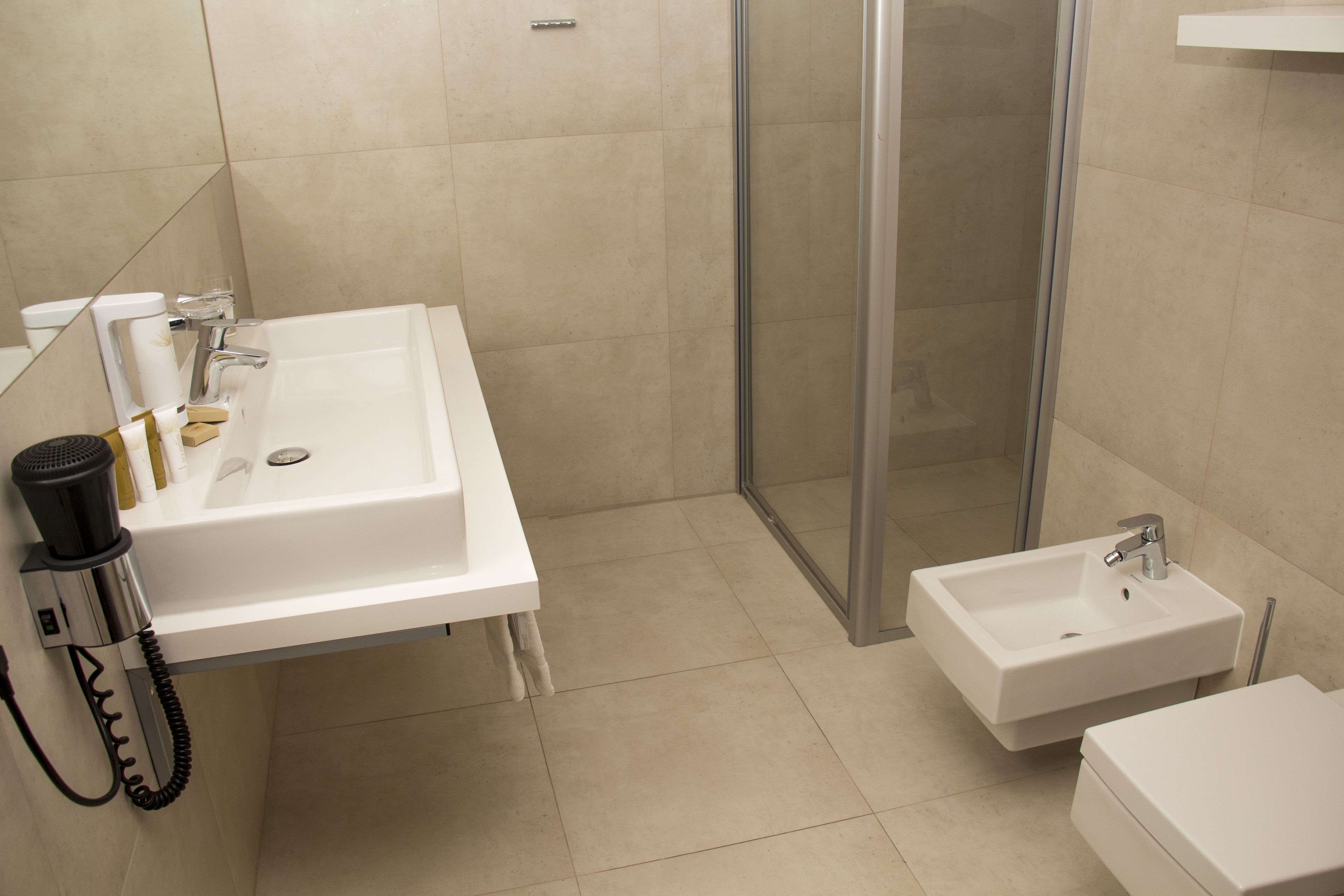 design suite, 1 bedroom | bathroom | shower, rainfall showerhead, designer toiletries, hair dryer