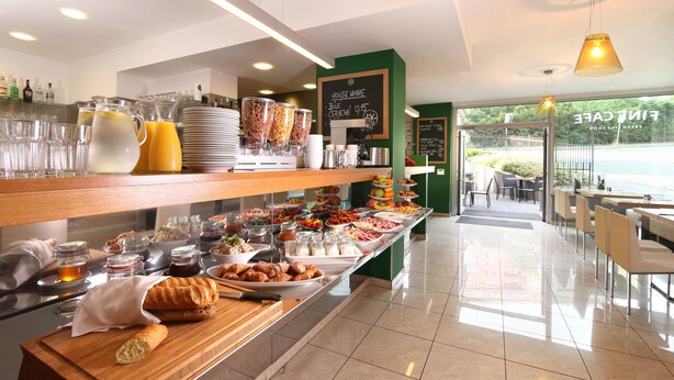 Daily buffet breakfast for a fee - Rezidence Vysehrad (Prague)