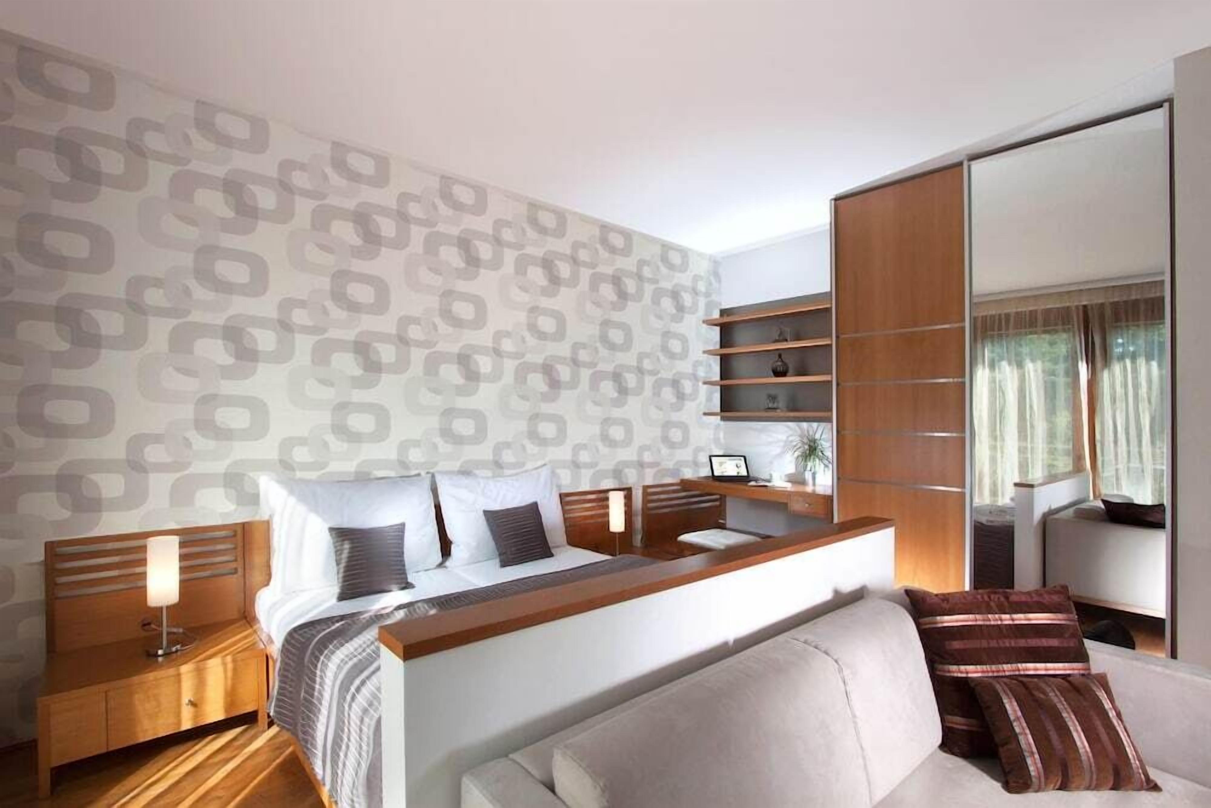Premium bedding, minibar, in-room safe, desk