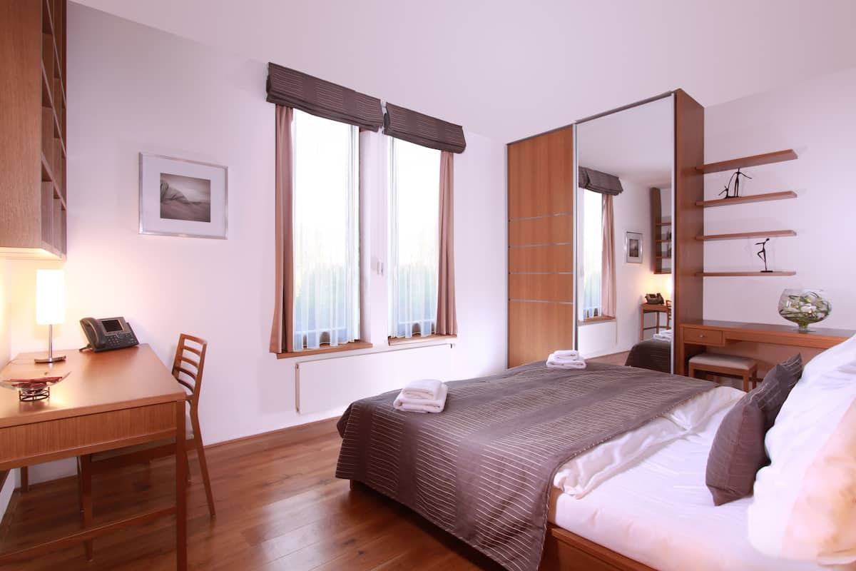 Executive Deluxe Suite | 1 chambre, literie de qualité supérieure, minibar