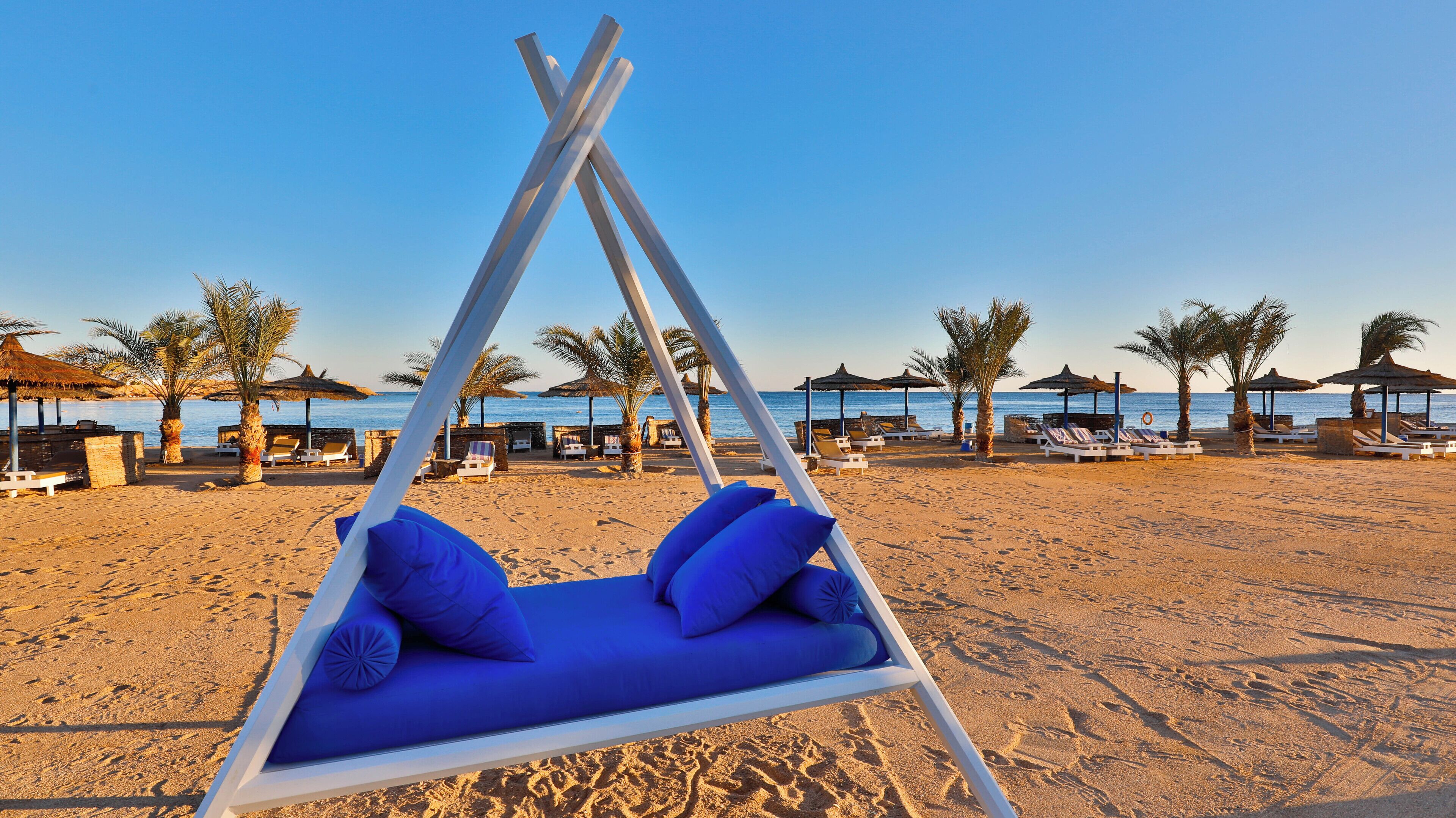 Plage privée, plongée sous-marine, beach-volley, bar de plage