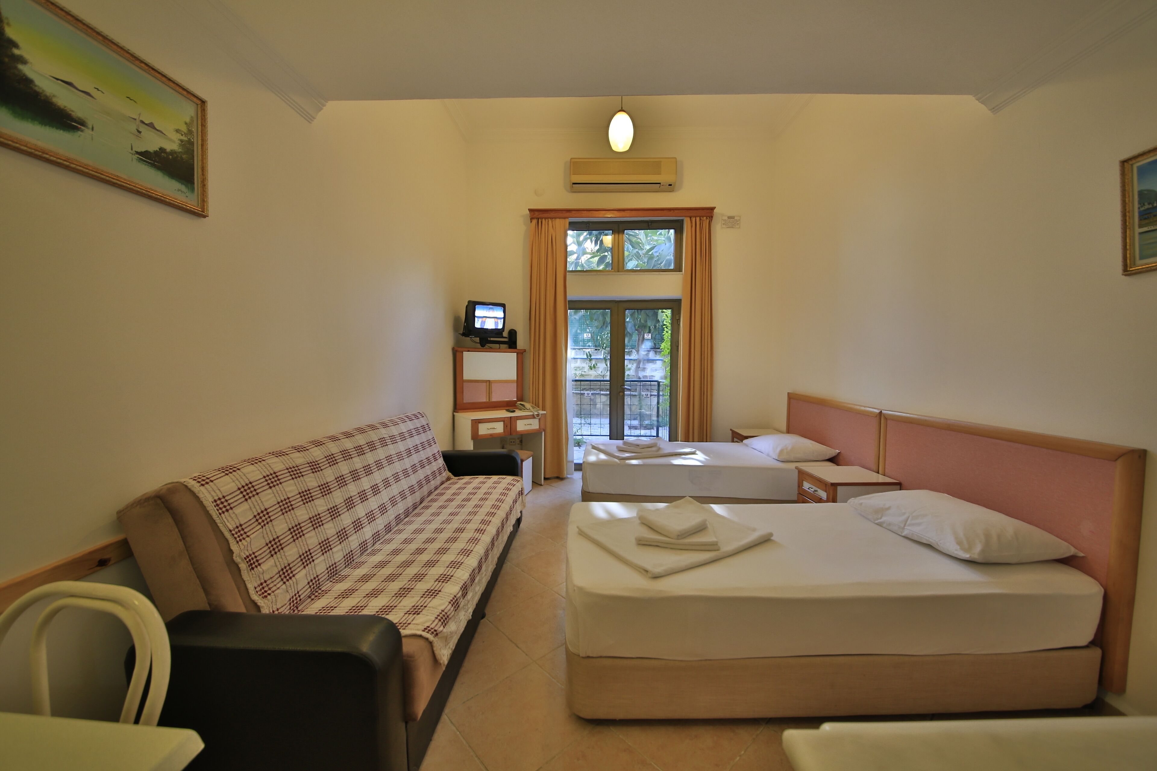 studio | 1 bedroom, premium bedding, desk, laptop workspace