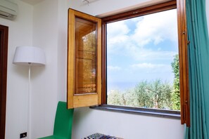Deluxe Double Room, Sea View | Bilik Mandi | Kelengkapan dandanan diri berjenama, pengering rambut, bidet 