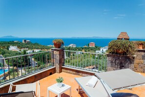 Suite, Jetted Tub, Sea View | Terrace/patio - Villa Carolina Country House (Sorrento)