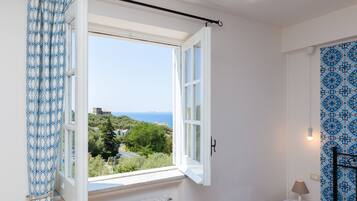 Classic Double Room, Garden View | Hypo-allergenic bedding, down duvets, memory-foam beds, in-room safe