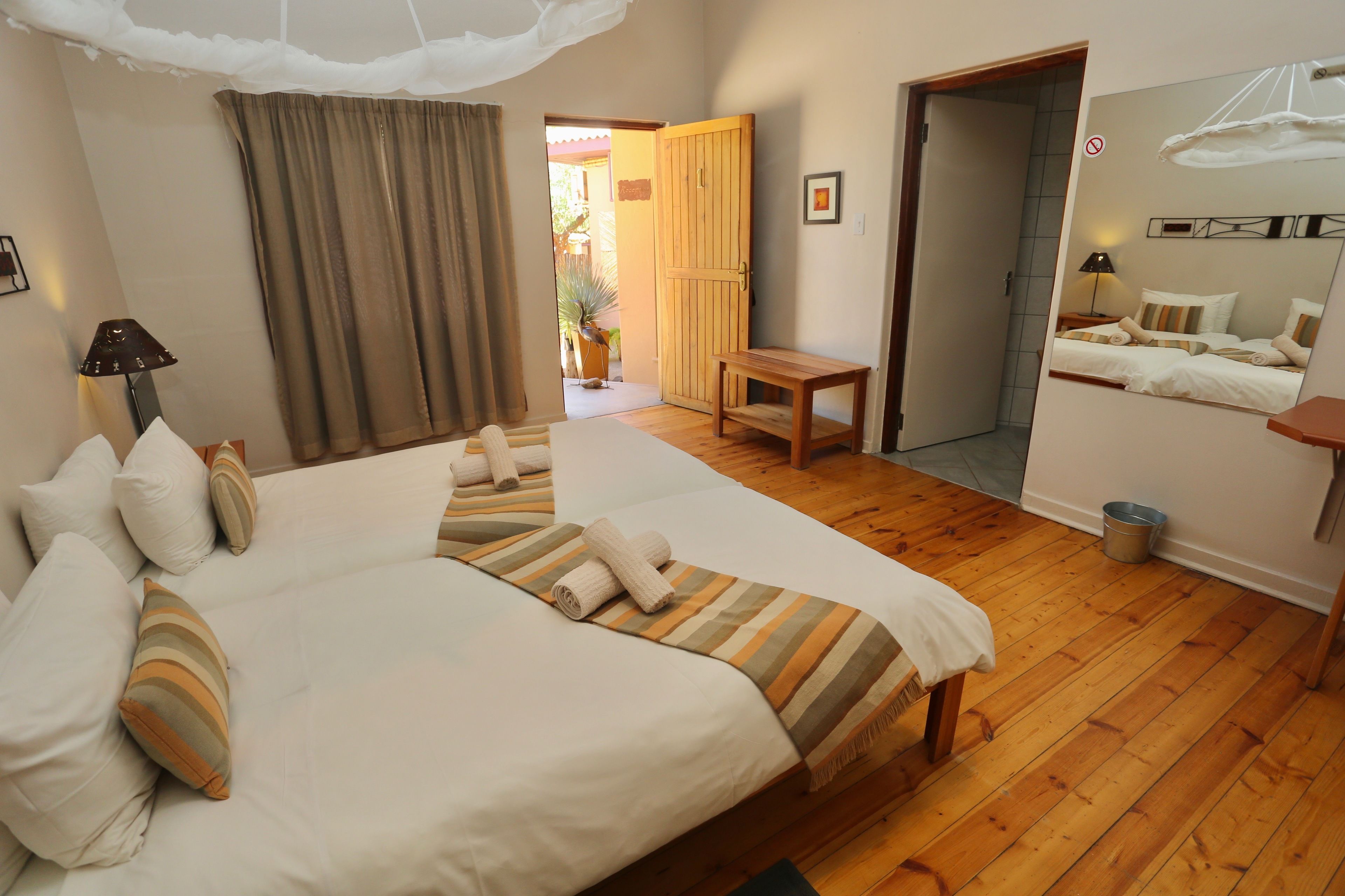 wheelchair friendly room | 1 bedroom, desk, bed sheets, wheelchair access