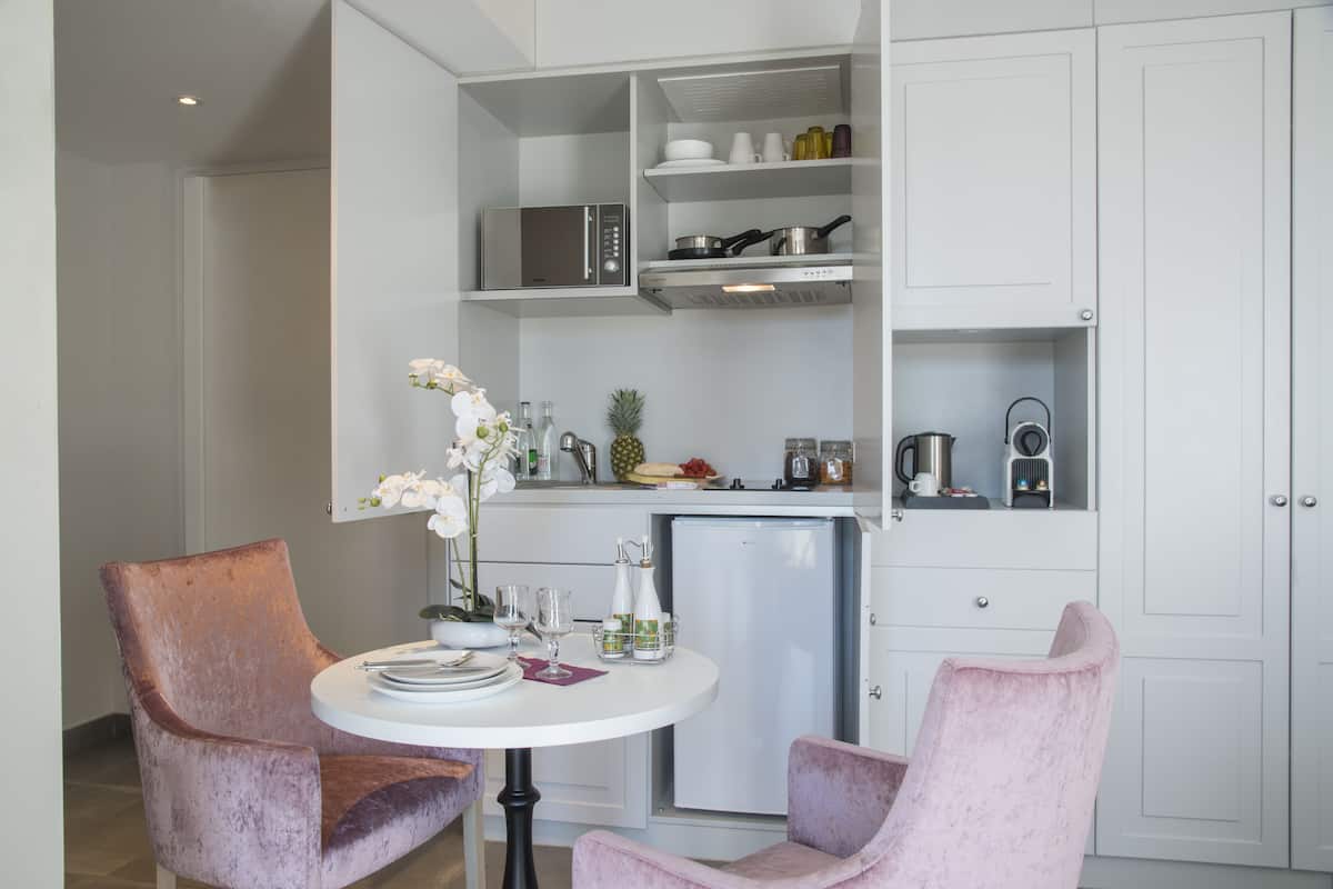 premium bedding, select comfort beds, in-room safe, desk