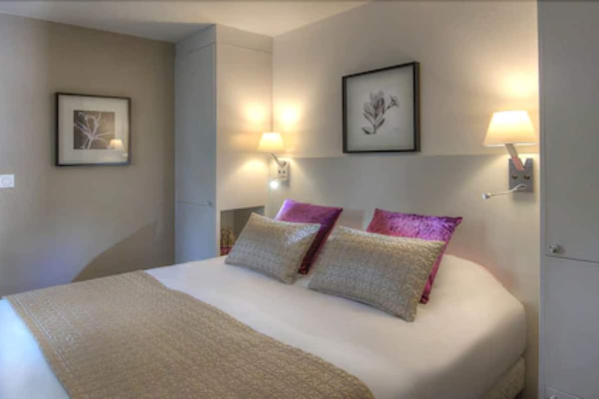 Premium bedding, Select Comfort beds, in-room safe, desk