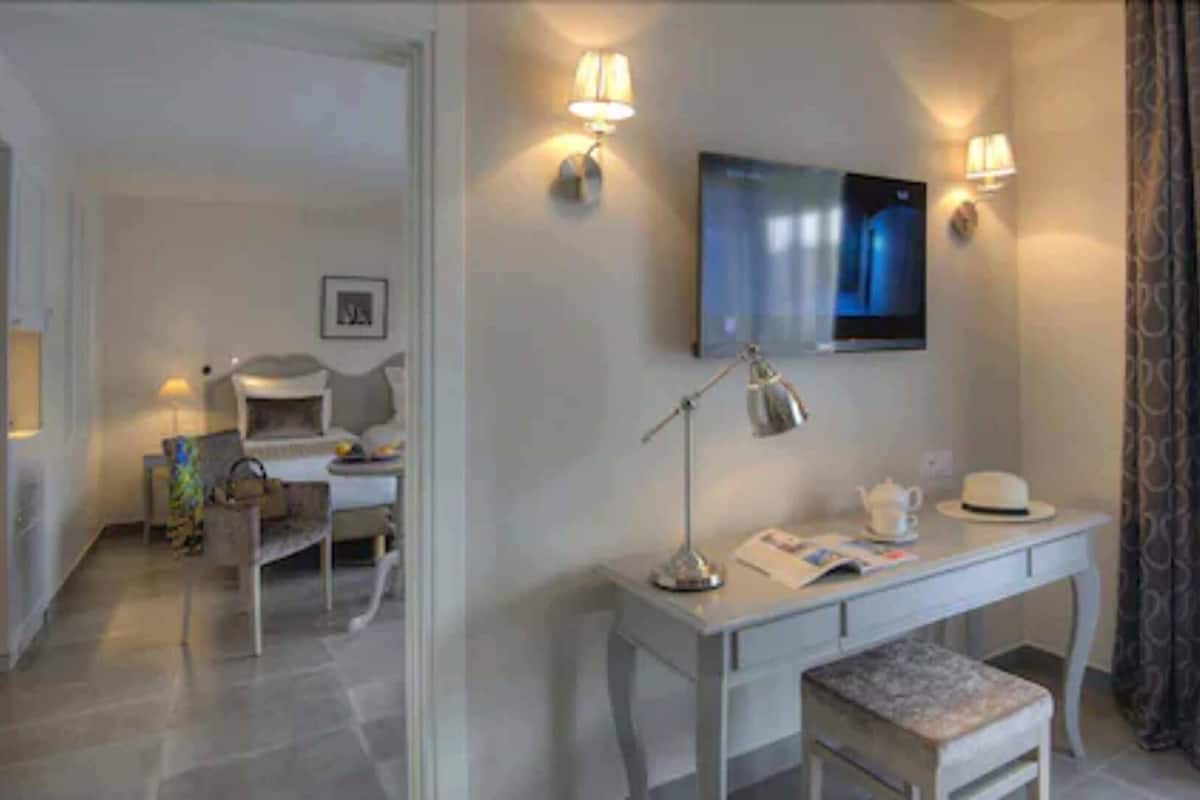 Premium bedding, Select Comfort beds, in-room safe, desk