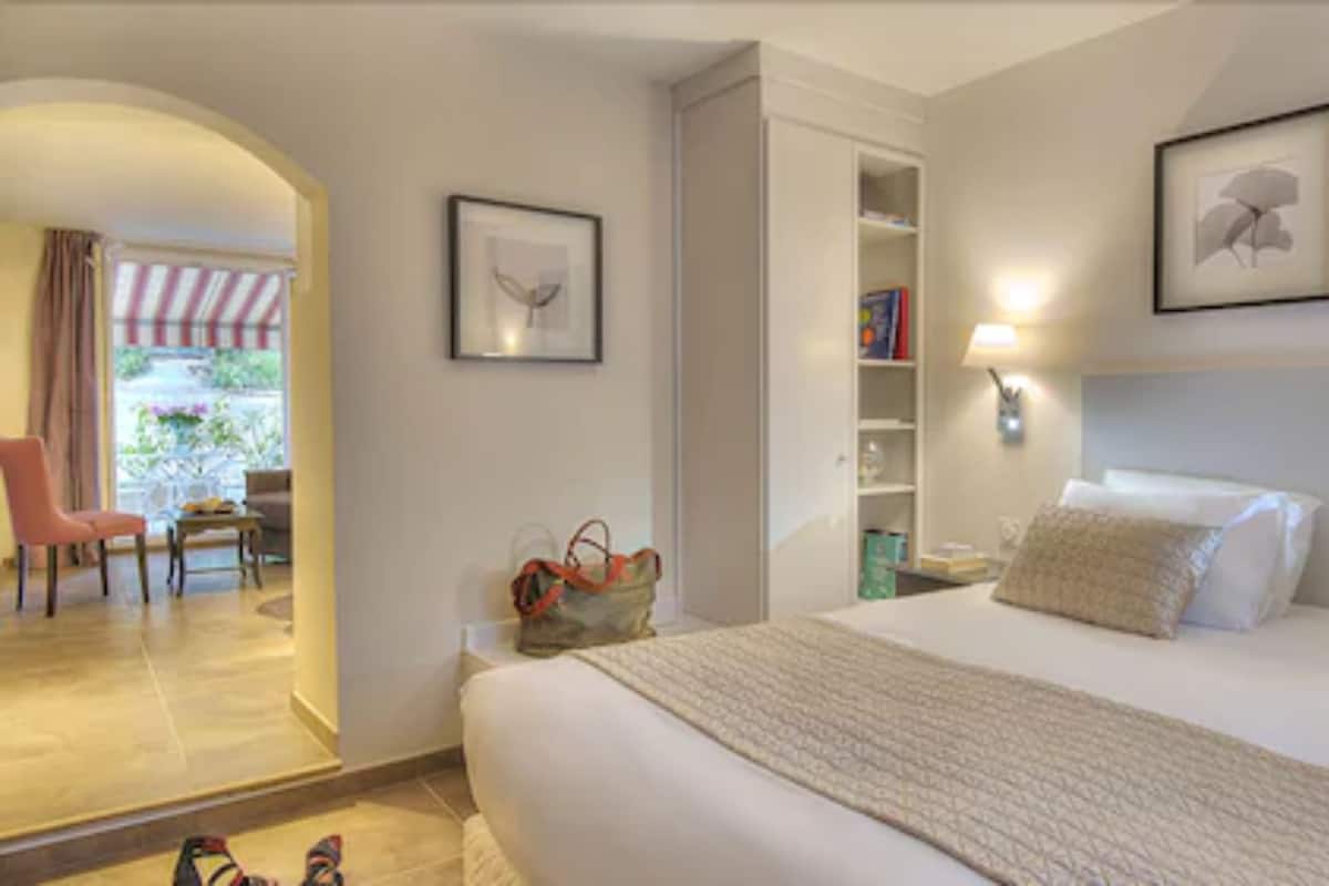 Monolocale familiare | Biancheria da letto di alta qualità, materassi Select Comfort