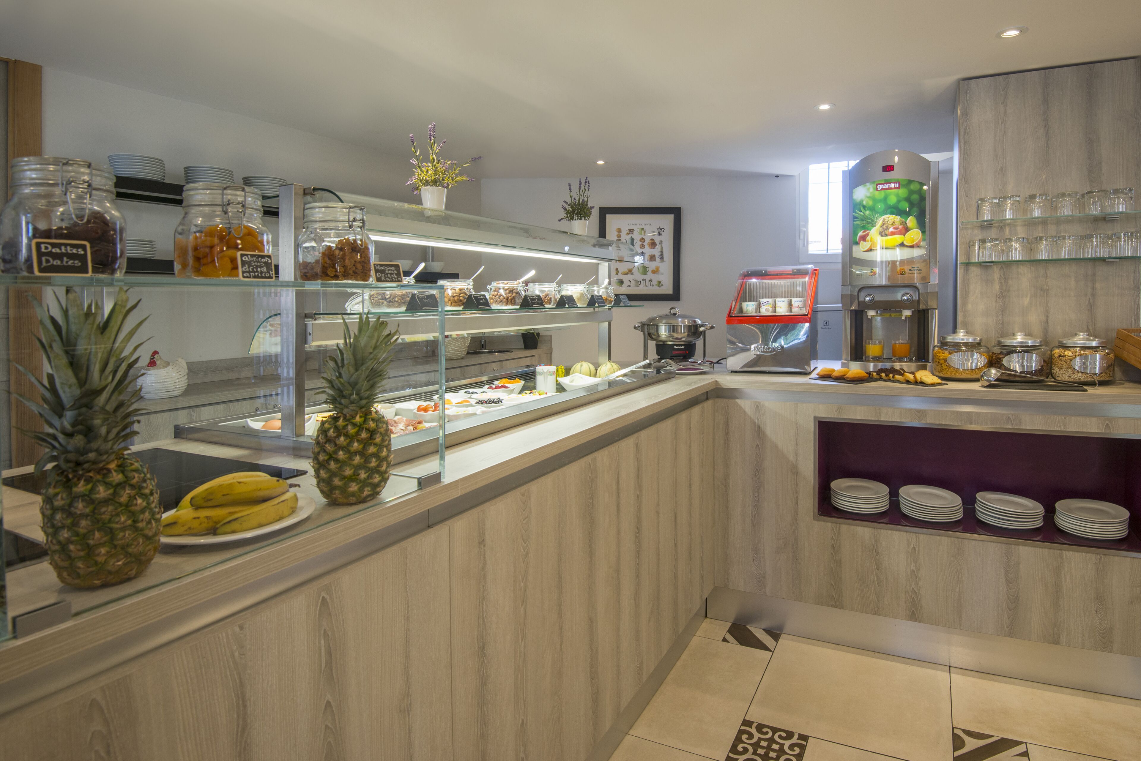 Daily buffet breakfast (EUR 20 per person)