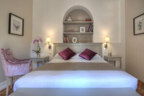 Classic Room | Premium bedding, Select Comfort beds, in-room safe, desk - La Bastide de l'Oliveraie (Cannes)