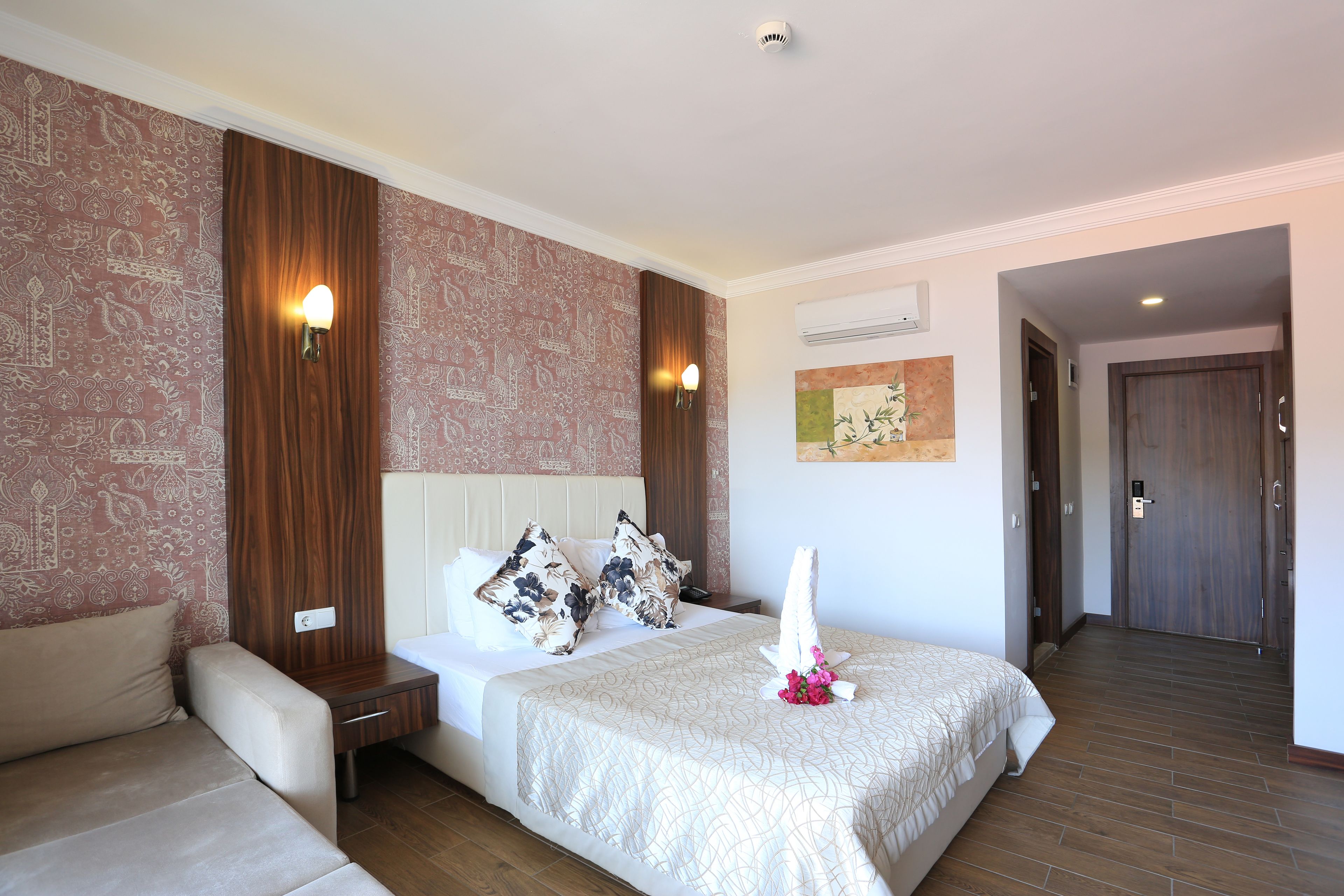 standard room | minibar, desk, soundproofing, free wifi