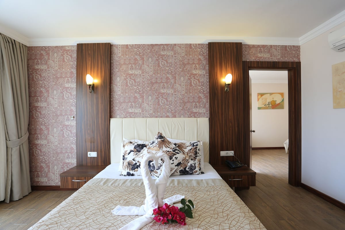 Suite | Minibar, escritorio, insonorización y wifi gratis