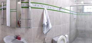 Shower, towels