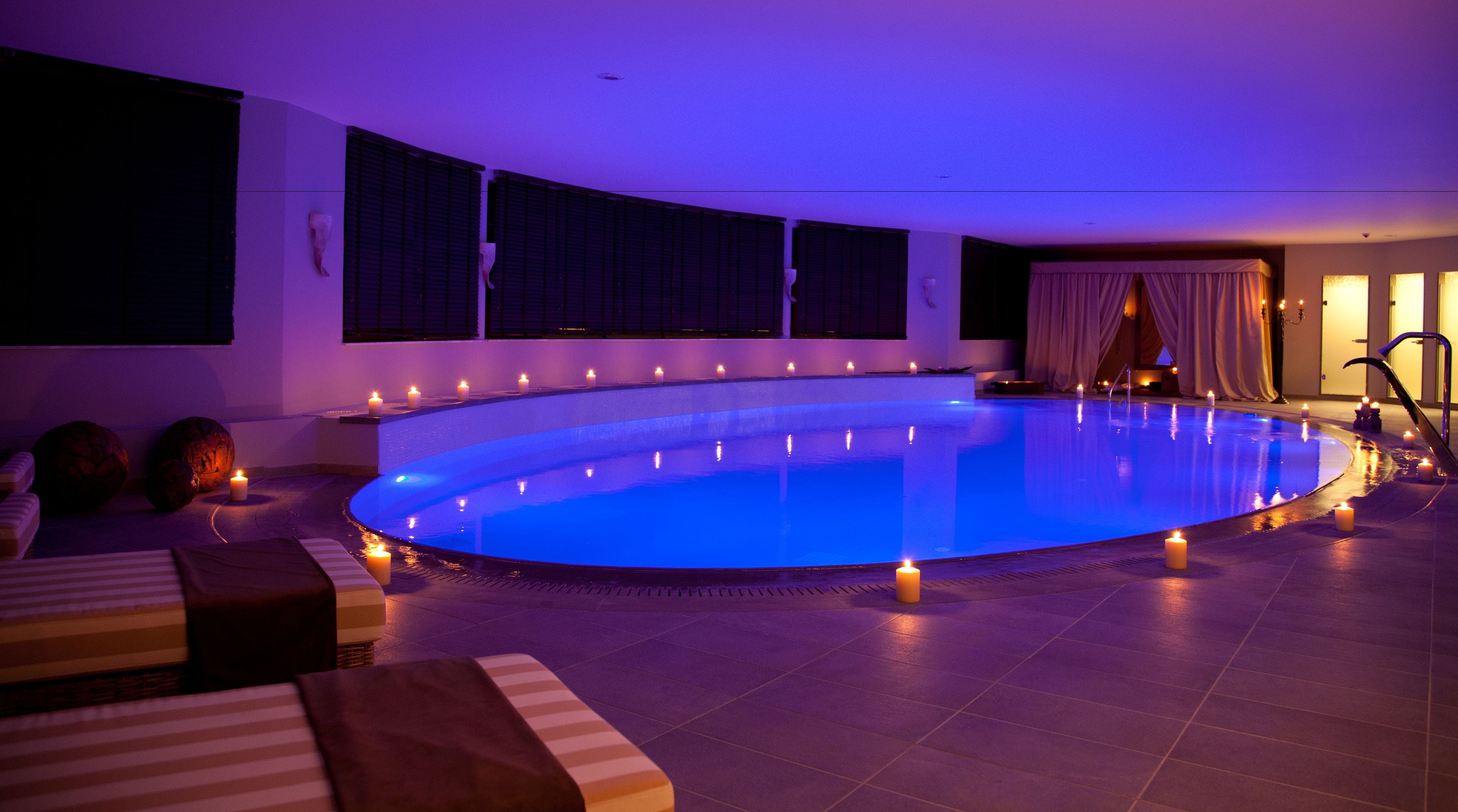 sauna, steam room, 2 treatment rooms, massages