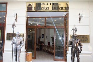 Property entrance - Galata Palace Hotel (Istanbul)