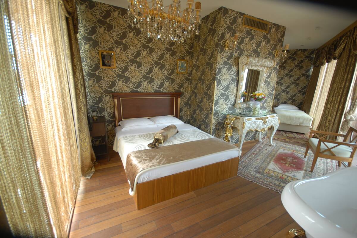 King Room | 高級寢具、迷你吧、房內夾萬、隔音