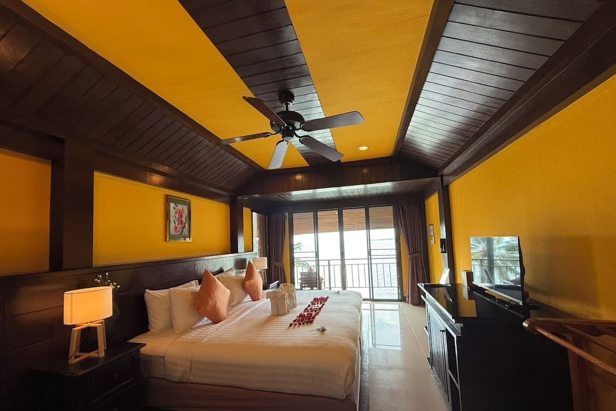 ห้องดีลักซ์, ระเบียง (Deluxe Pavilion Room) | มินิบาร์, ตู้นิรภัยในห้องพัก