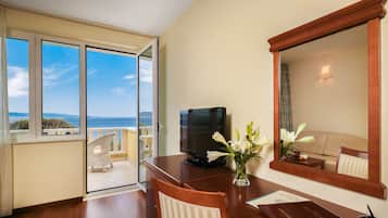 Chambre Double Confort, 1 trÚs grand lit, balcon, en bord de plage | 1 chambre, literie de qualité supérieure, minibar