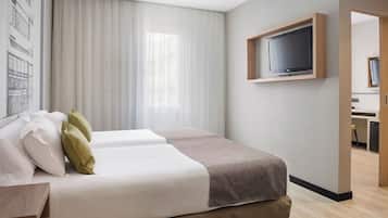Superior Room | Minibar, in-room safe, desk, blackout curtains