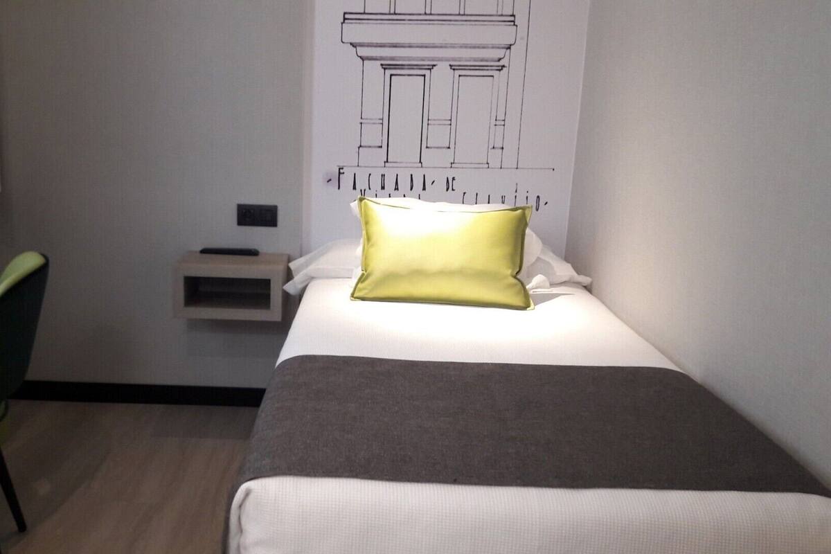 Minibar, caja fuerte, escritorio y cortinas opacas