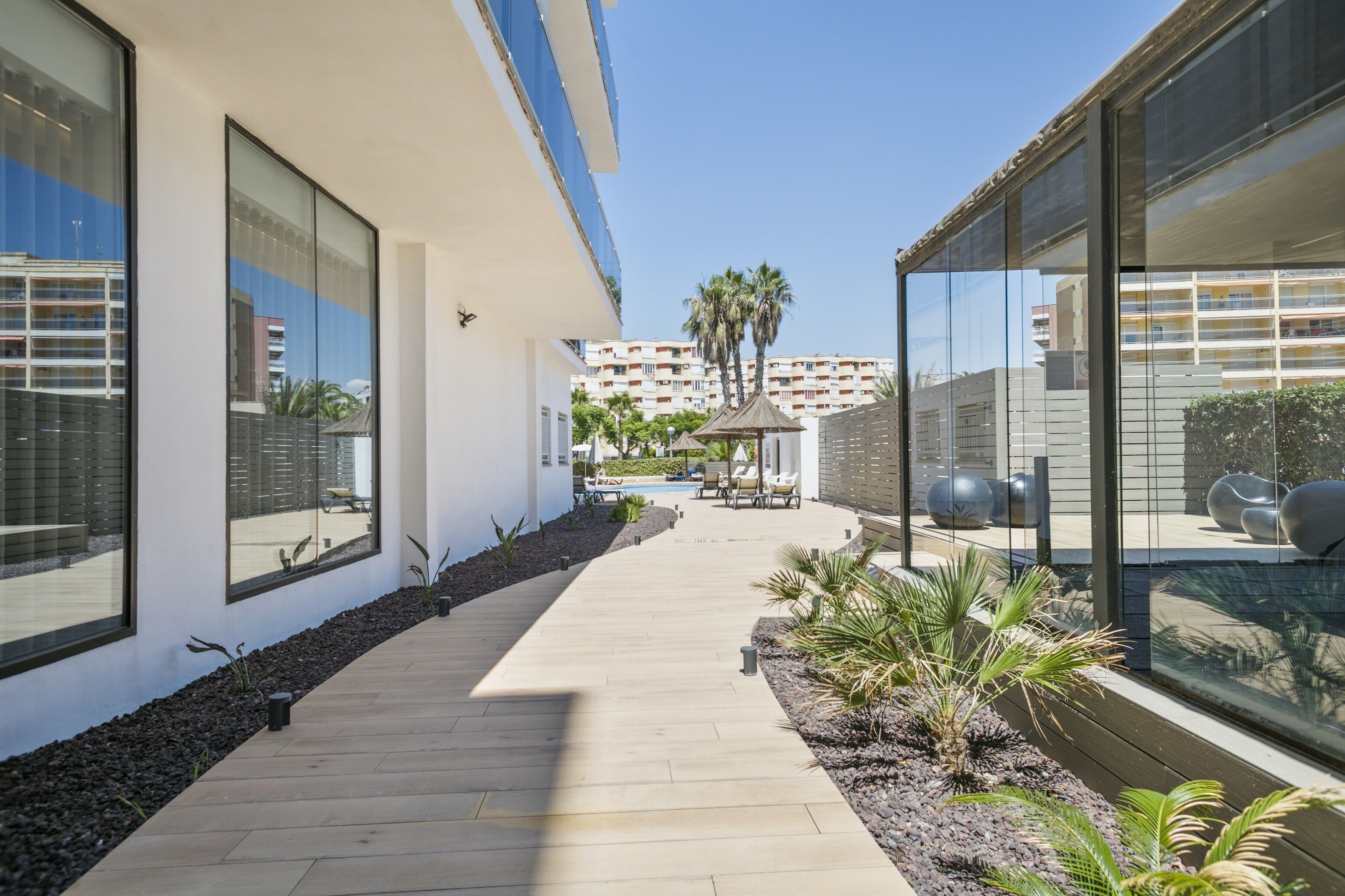 المنشأة من الخارج