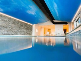 Indoor pool, pool loungers