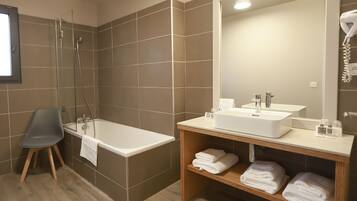 Dreibettzimmer | Badezimmer