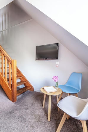 Quadruple Room | Desk, blackout drapes, WiFi (free), individually furnished - Antares & Spa Honfleur (La Riviere-Saint-Sauveur)
