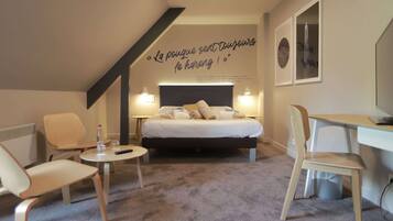 Superior Double Room | Meja, langsir/tirai gelap terus, Wi-fi percuma, cadar katil