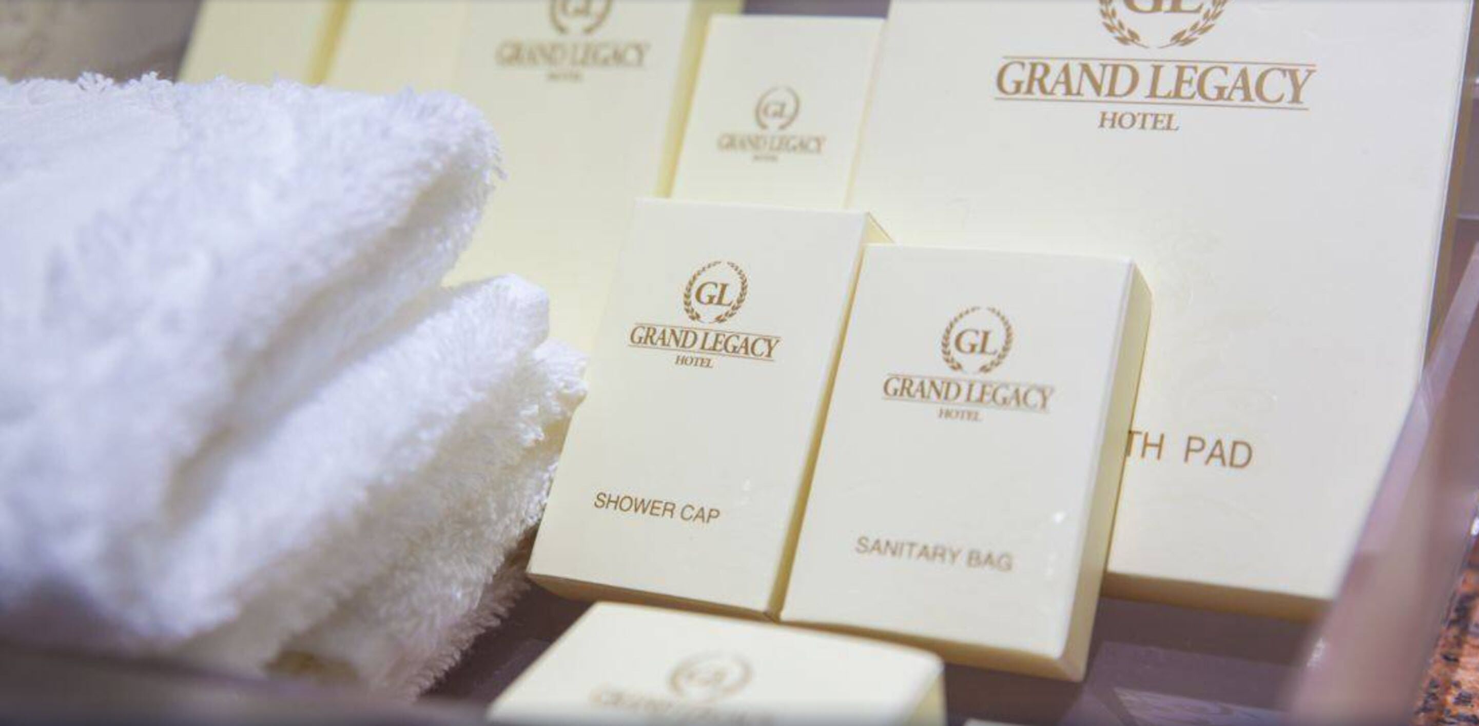 combined shower/bathtub, free toiletries, hair dryer, bathrobes