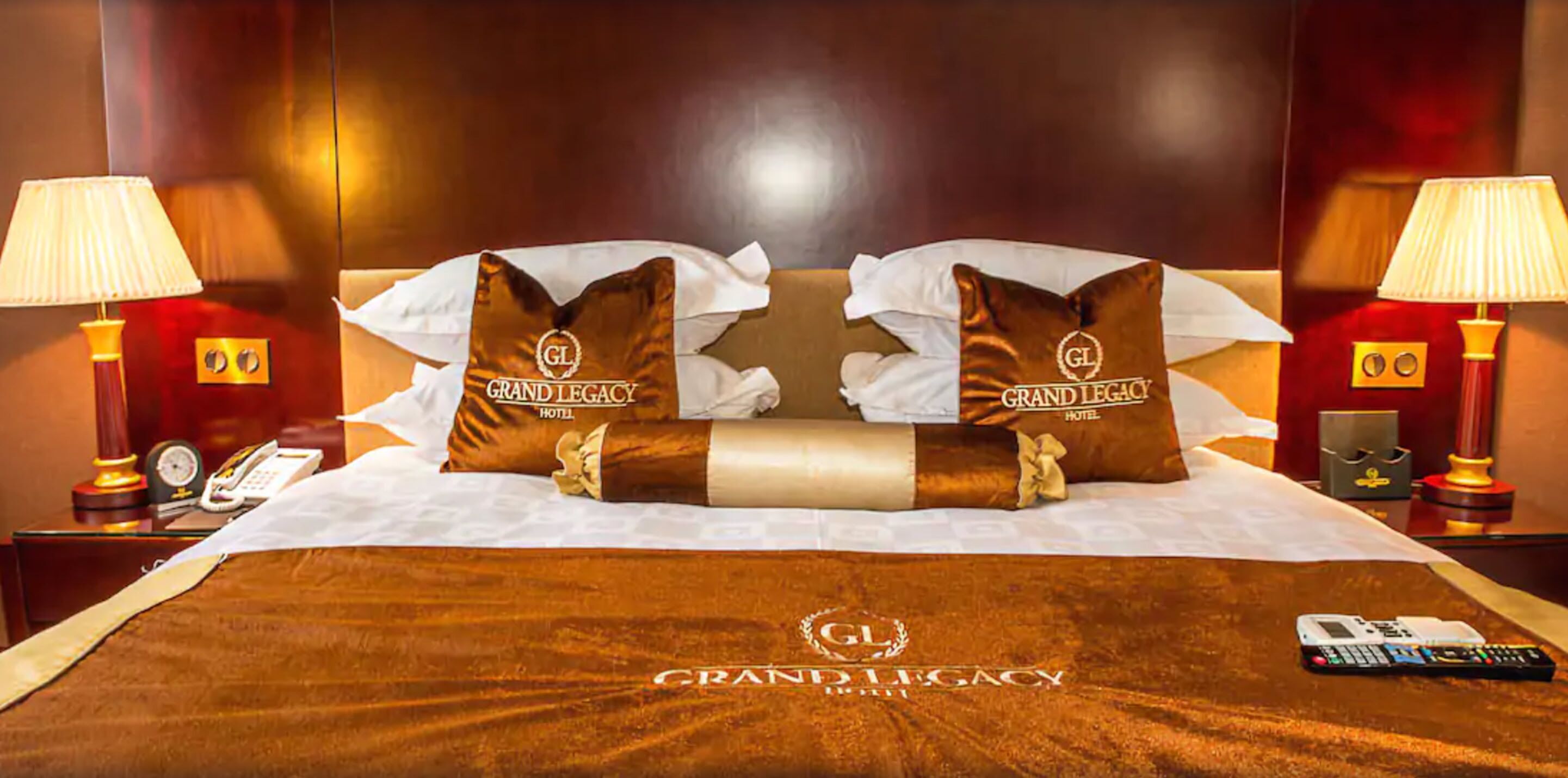 Ropa de cama de alta calidad y minibar 