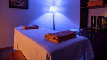 Sauna, bain de vapeur, soins du corps, massage en profondeur