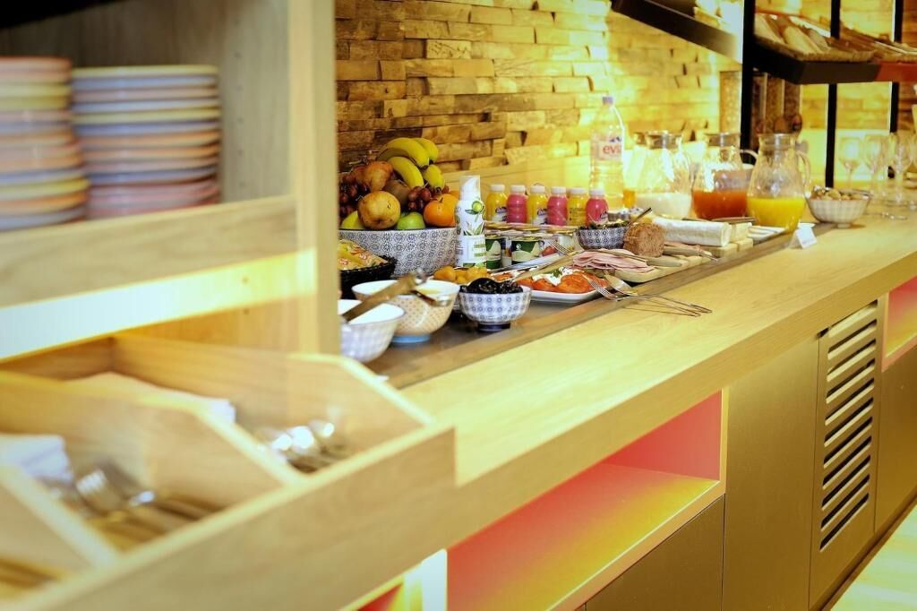 daily buffet breakfast (eur 14.00 per person)
