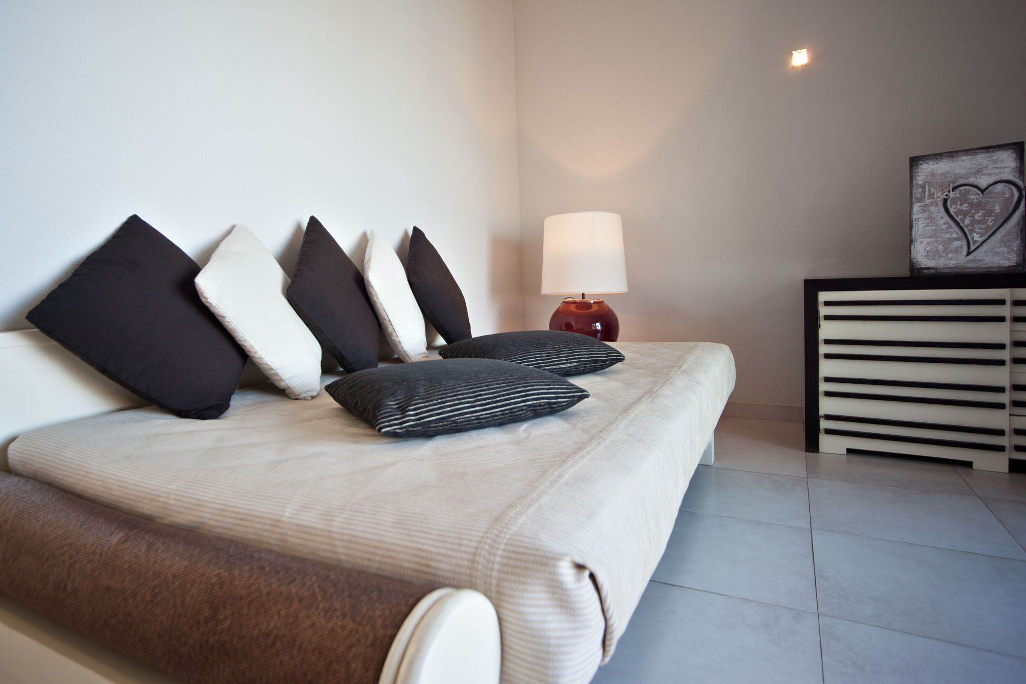 minibar, in-room safe, desk