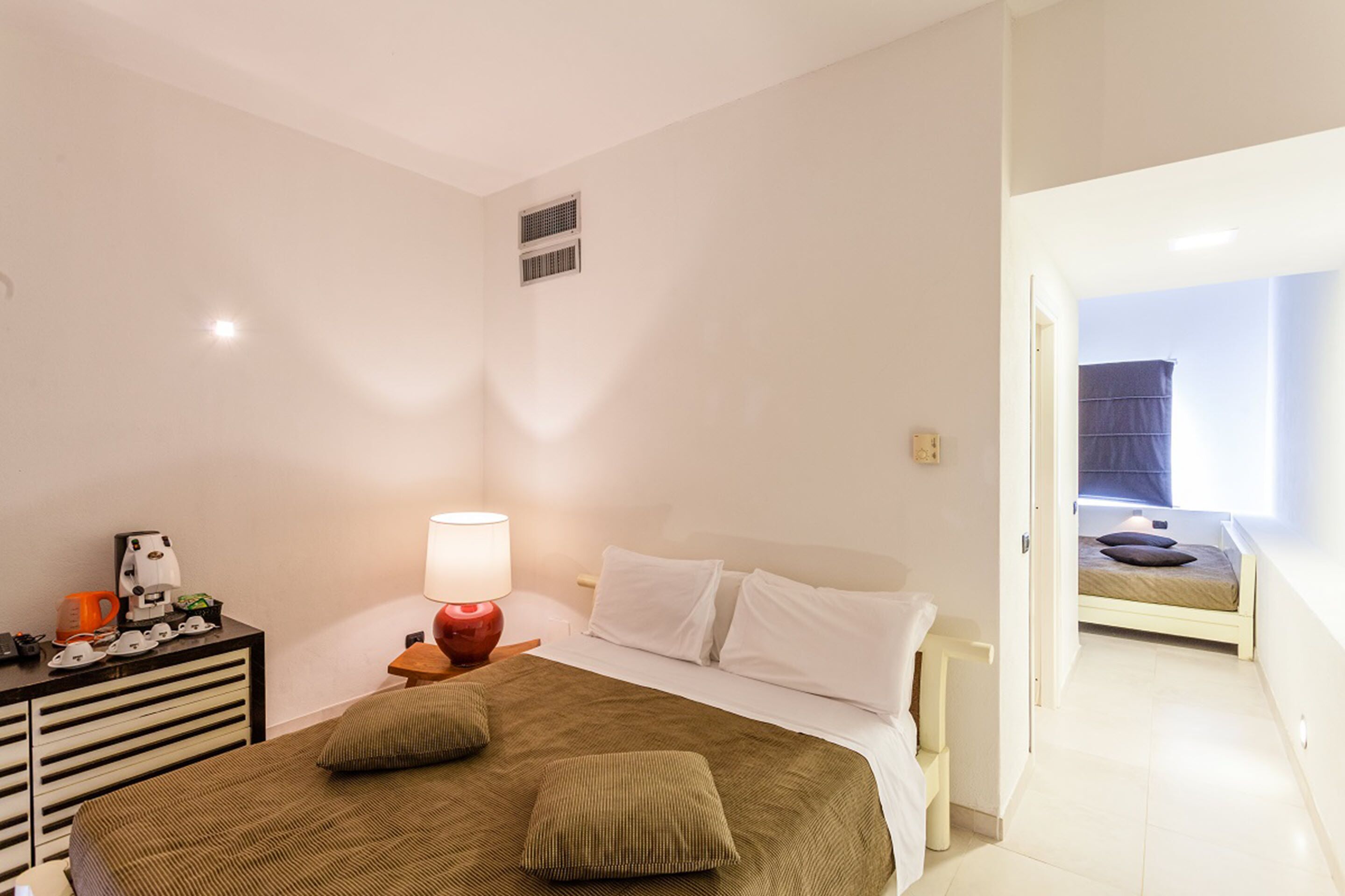 suite, sea facing | minibar, in-room safe, desk