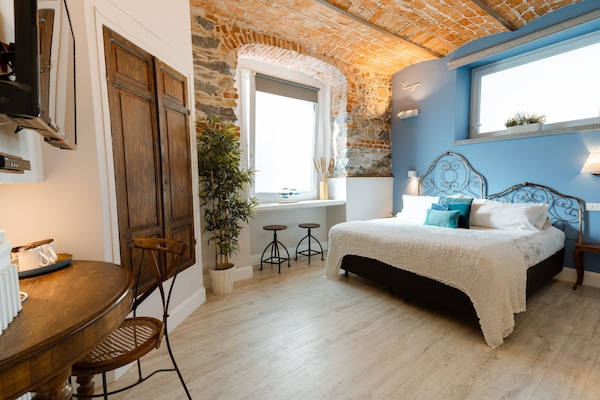 Habitación Deluxe con 1 cama doble o 2 individuales | Edredones de plumas y minibar (con algunos artículos gratuitos)