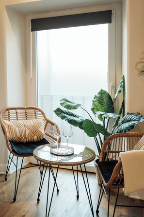 Romantische studio suite, sauna | Donsdekens, een minibar met enkele gratis items, een kluis op de kamer