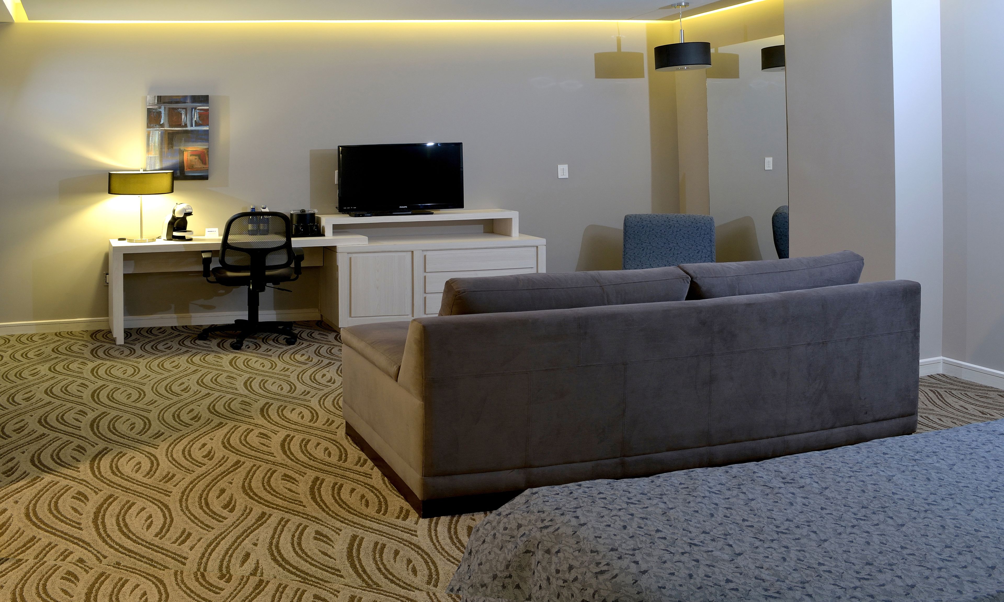 suite, 1 king bed | 1 bedroom, in-room safe, desk, blackout curtains