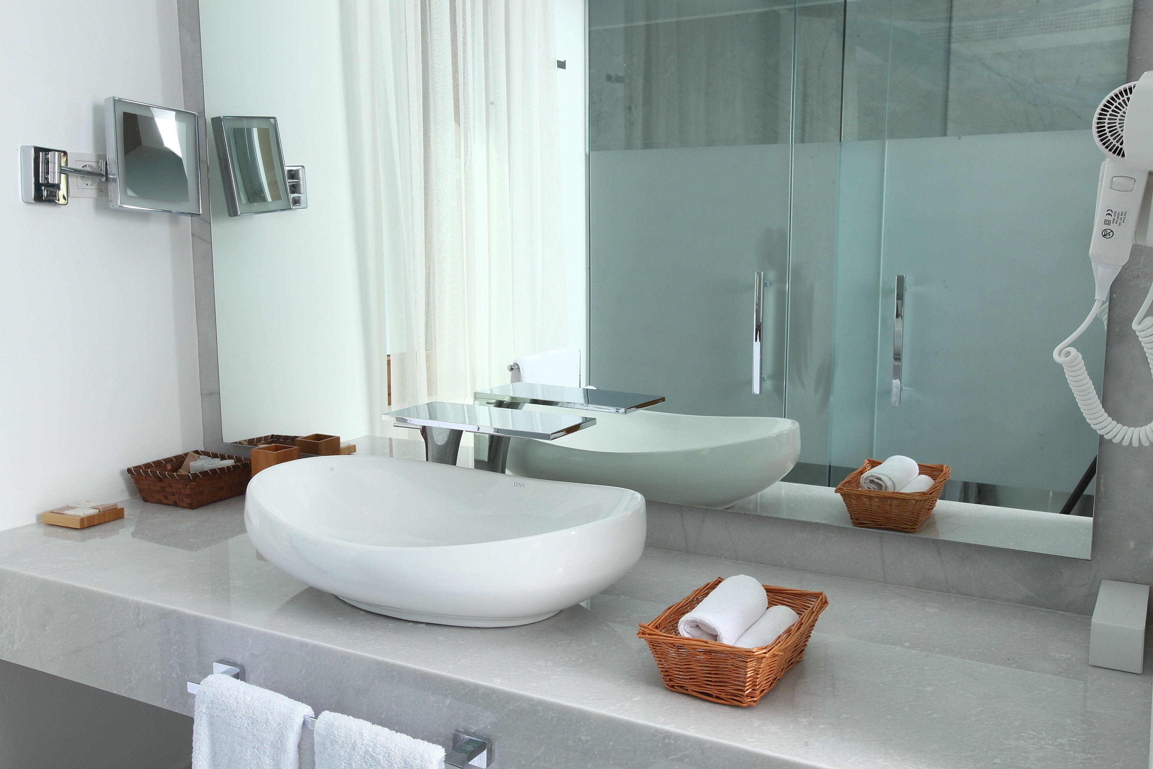 Bathroom sink