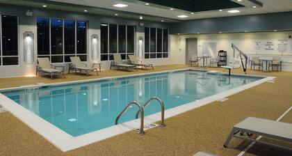 Holiday Inn Express & Suites Lexington Park-California by IHG