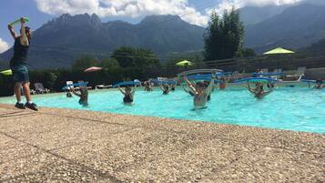 Exercise/lap pool