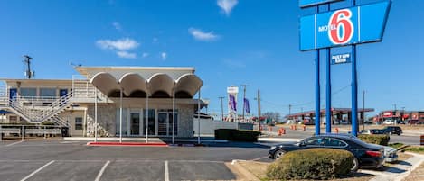 مدخل المنشأة