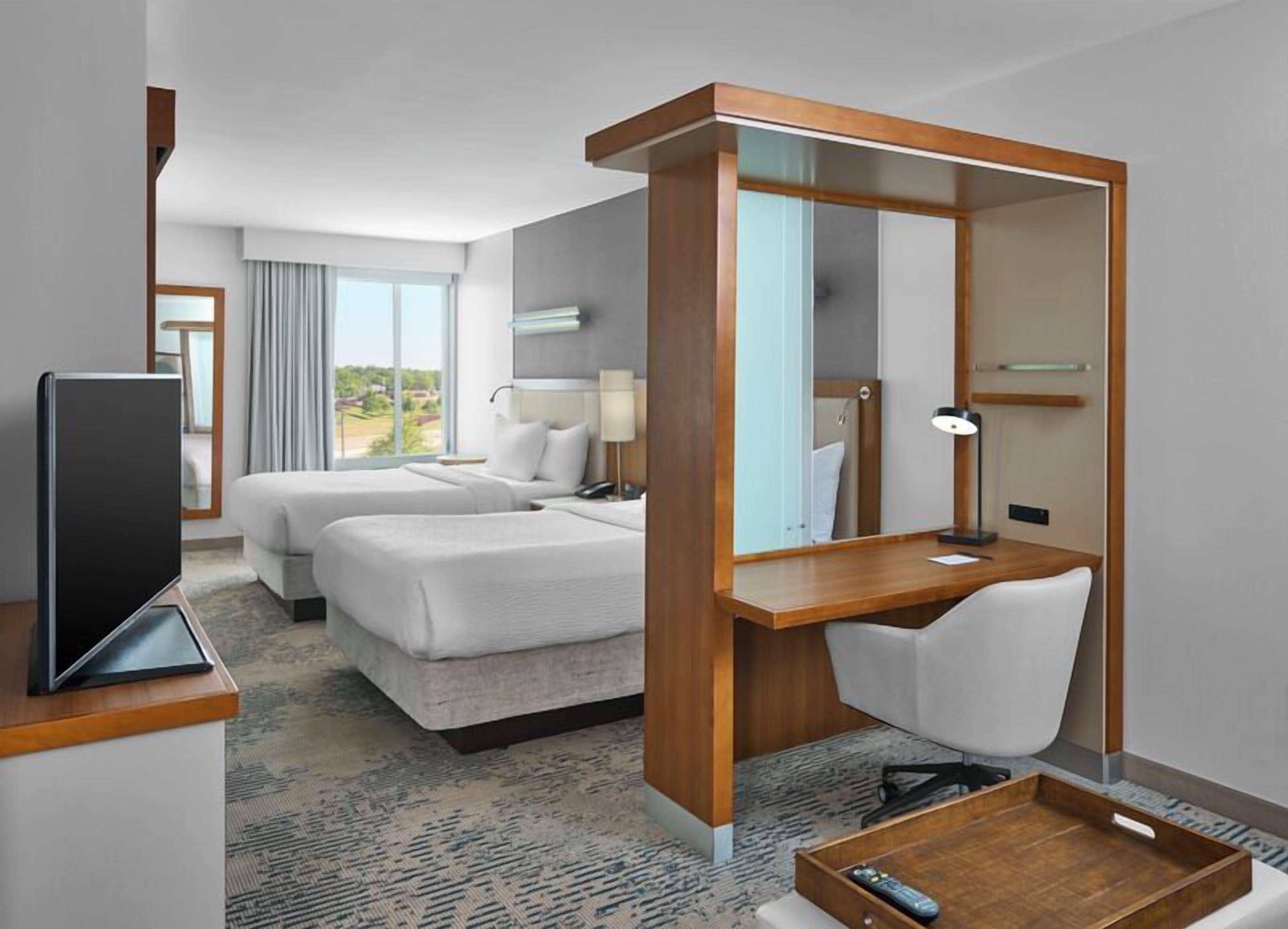 Hypo-allergenic bedding, in-room safe, desk, laptop workspace