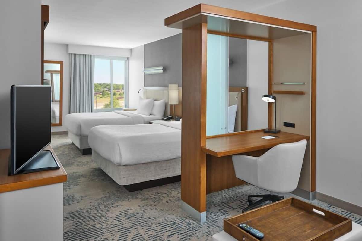 Hypo-allergenic bedding, in-room safe, desk, laptop workspace