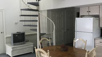 Condo, Multiple Beds (Condo 3) | Living area