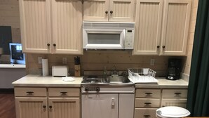 Estudio, varias camas, accesible para personas con discapacidad, cocina básica (Studio 4) | Cocina básica privada