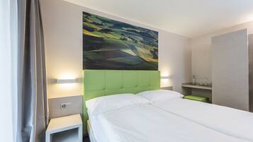 Double Room | 1 bedroom, in-room safe, desk, free WiFi