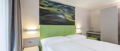 Double Room | In-room safe, desk, free WiFi, bed sheets